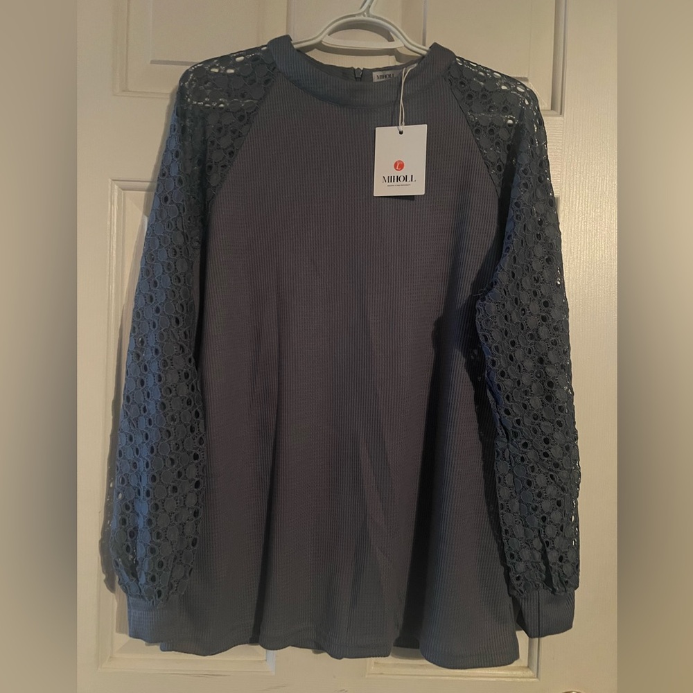 NWT top with sheer sleeves